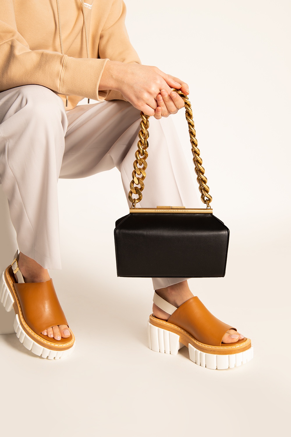 STELLA MCCARTNEY チャンクソルアンクルフツ 800373W1DX0 2501 Women BLACK Zipped Falabella Mini Bag | Stella McCartney US